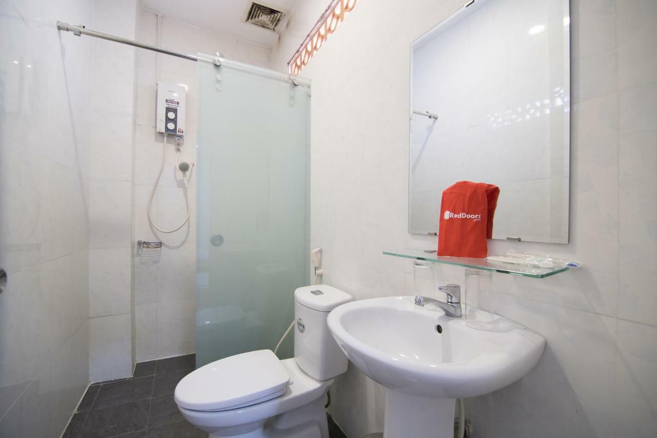 Reddoorz Near Nguyen Hue Walking Street 2 - Dorms Available Cidade de Ho Chi Minh Exterior foto